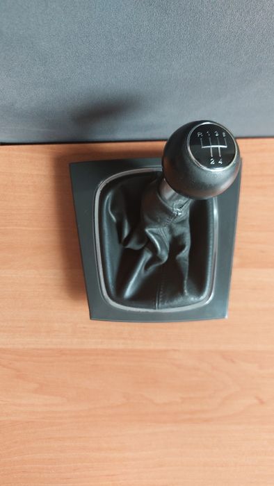 Sprzedam mieszek gałka zmiany biegów audi a3 8p