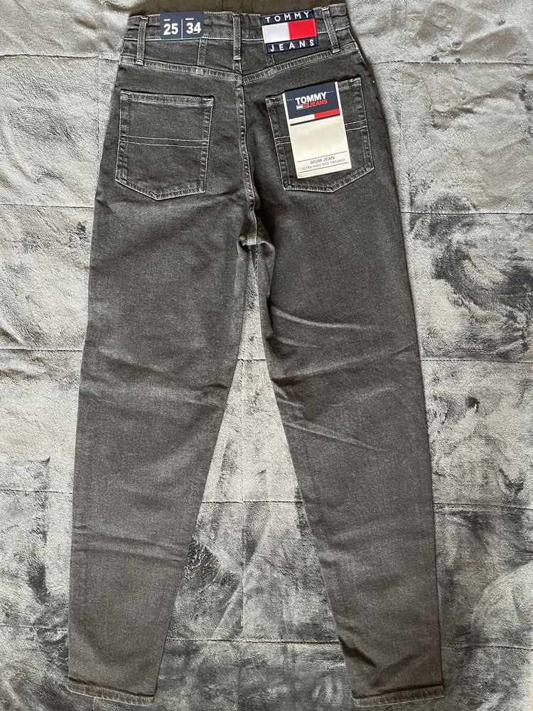 Женские джинсы-момы «Tommy Jeans»
