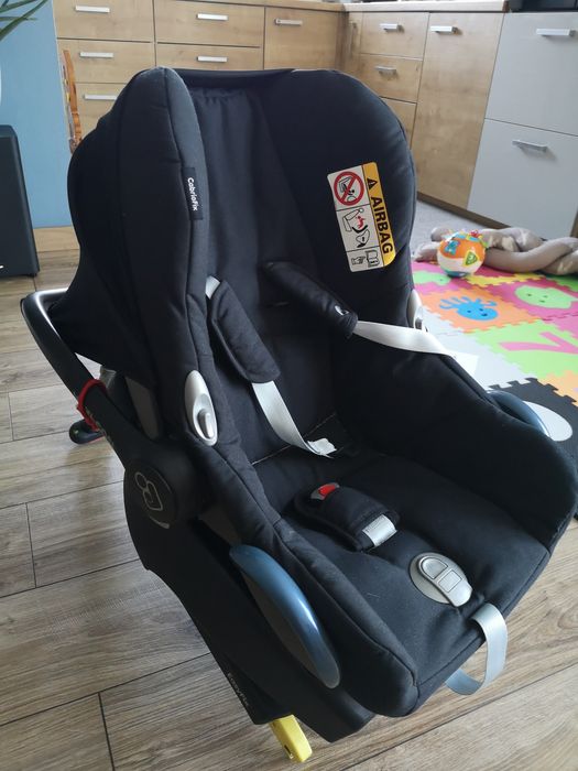 Sprzedam bazę isofox plus nosidełko plus GRATIS