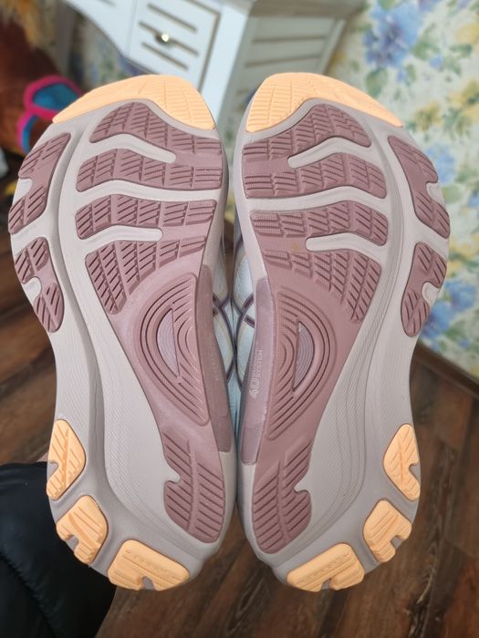 Оригінал 100%  жіночі кросівки asics gel kayano 32 euro 37.5