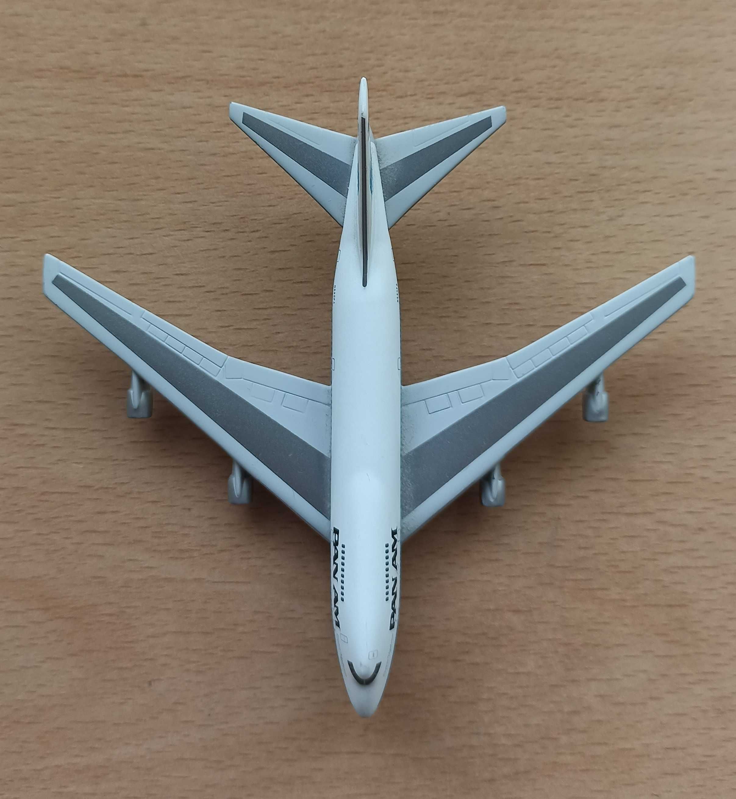 Avião em miniatura Pan Am Boeing 747SP Magic 1:600