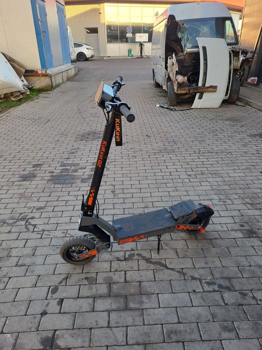 Продам самокт Kukirin G2