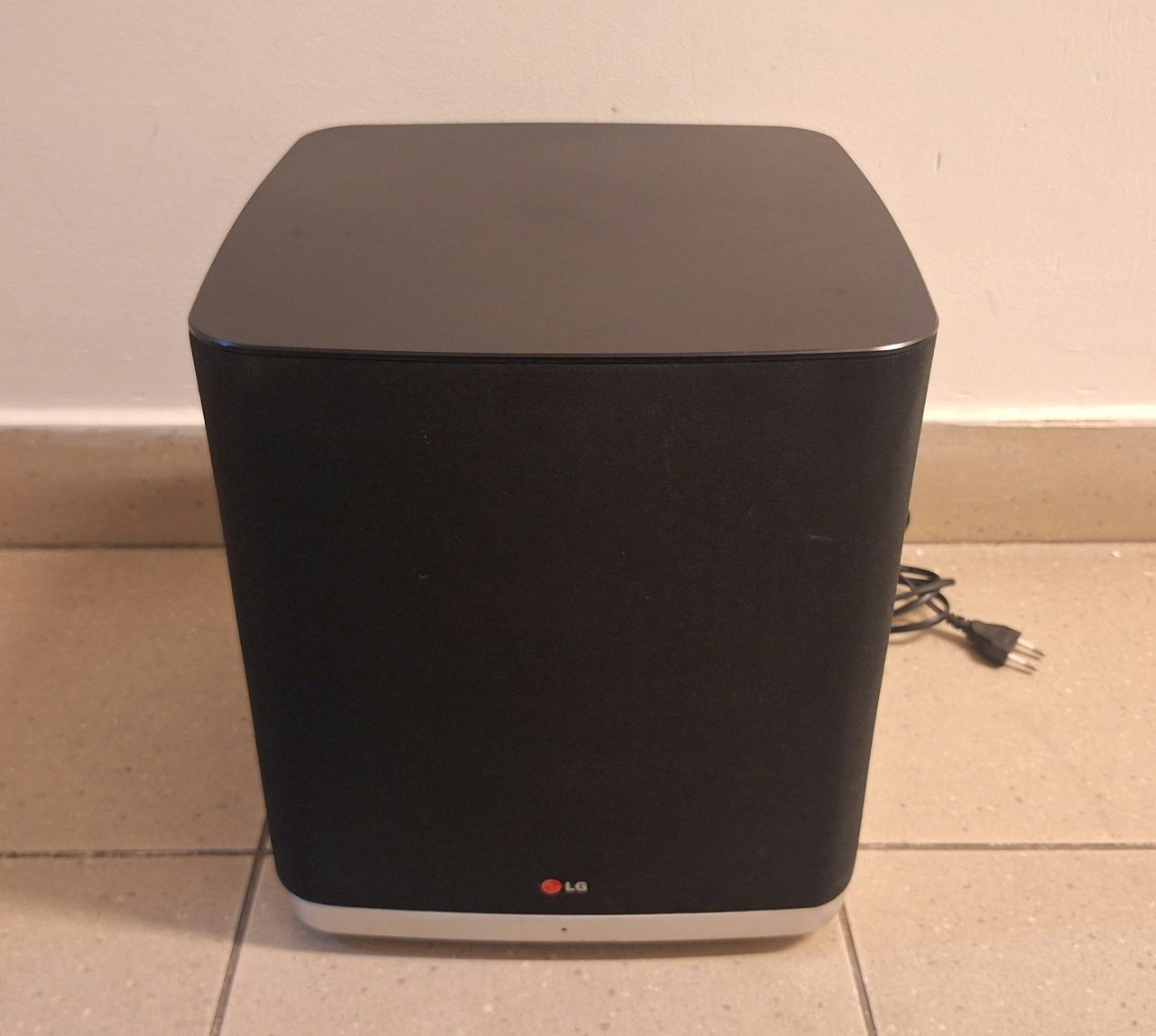 Subwoofer aktywny LG S73A1-D