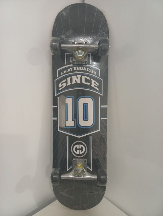 Skate Novo _ ainda plastificado -> prenda de aniversário / natal