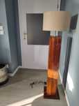 Lampa stojaca drewniana