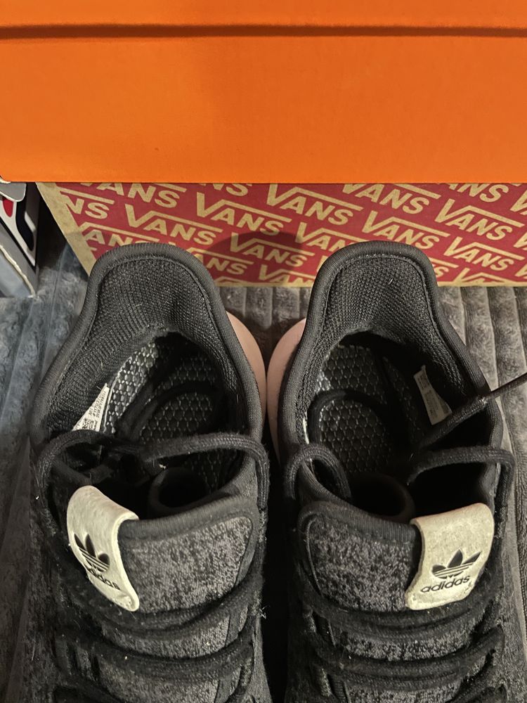 Оригінальні кросівки adidas Turbular Shadow 40(25,5см)