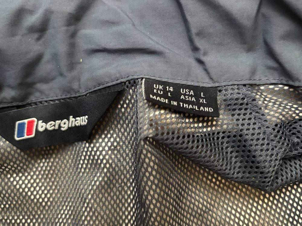 Чоловіча водонепроникна вітровка BERGHAUS