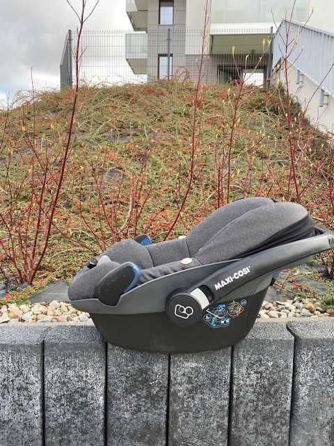 nosidełko Maxi Cosi wraz z bazą 2wayfix