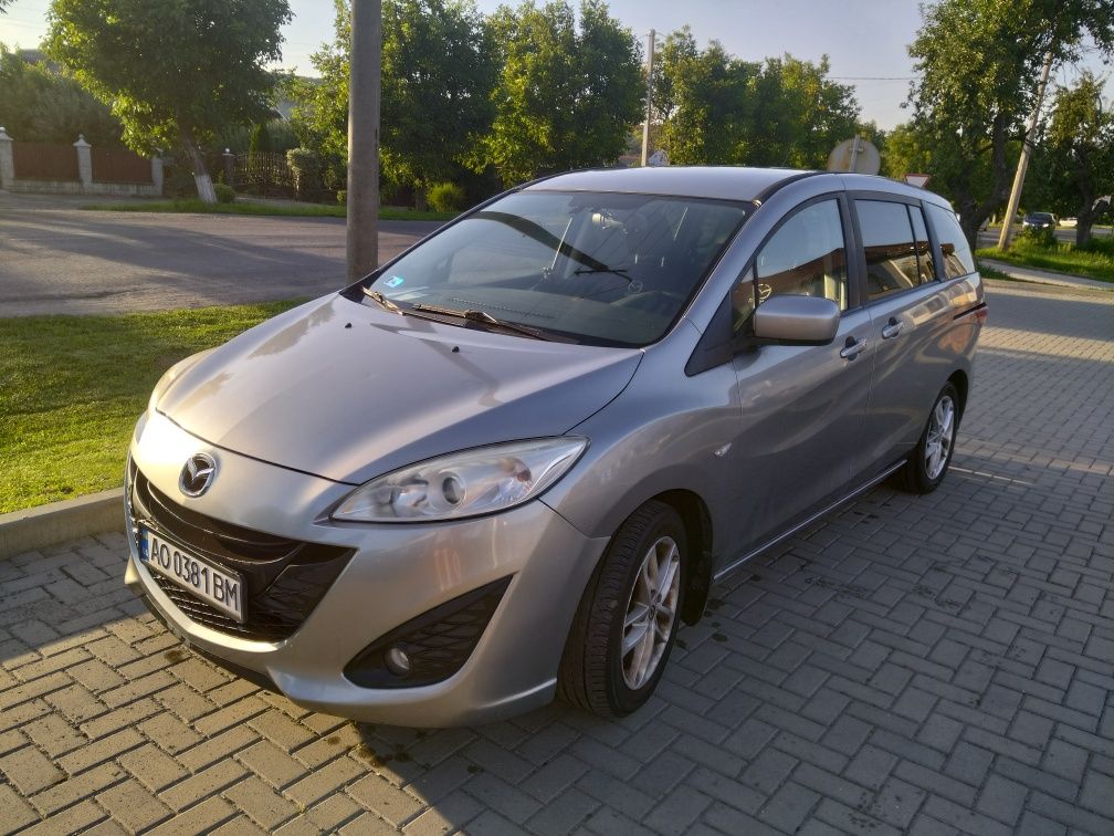 Mazda 5  мінівен