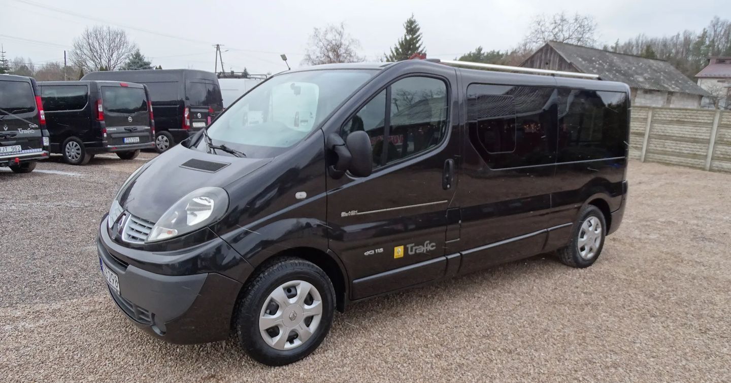 Renault Trafic 2.0 dCi 115 FAP Grand Passenger Black Edition