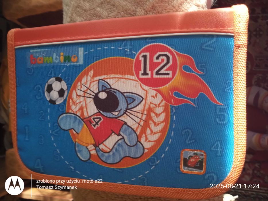 Piórnik wraz z wyposażeniem