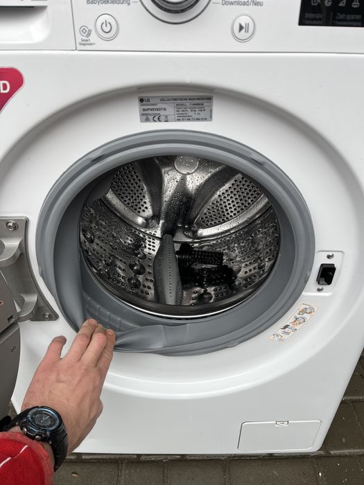 Пральна машина LG IQ700 На 9 кг.Е великий вибір пралок