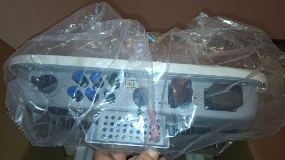 Falownik Huawei  nowy.