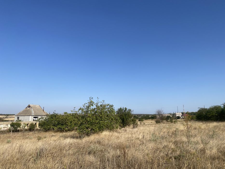 Продам участок 12 соток під будівництво