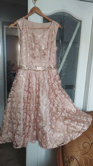 Нарядное платье аыходное