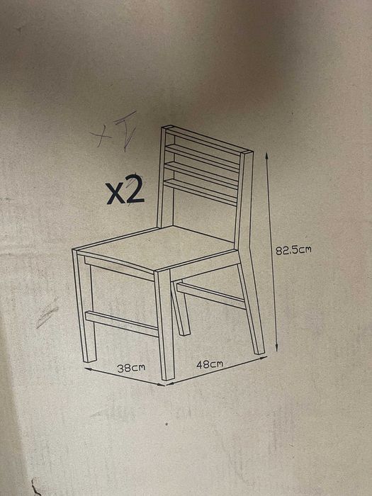 Cadeira em madeira vermelha