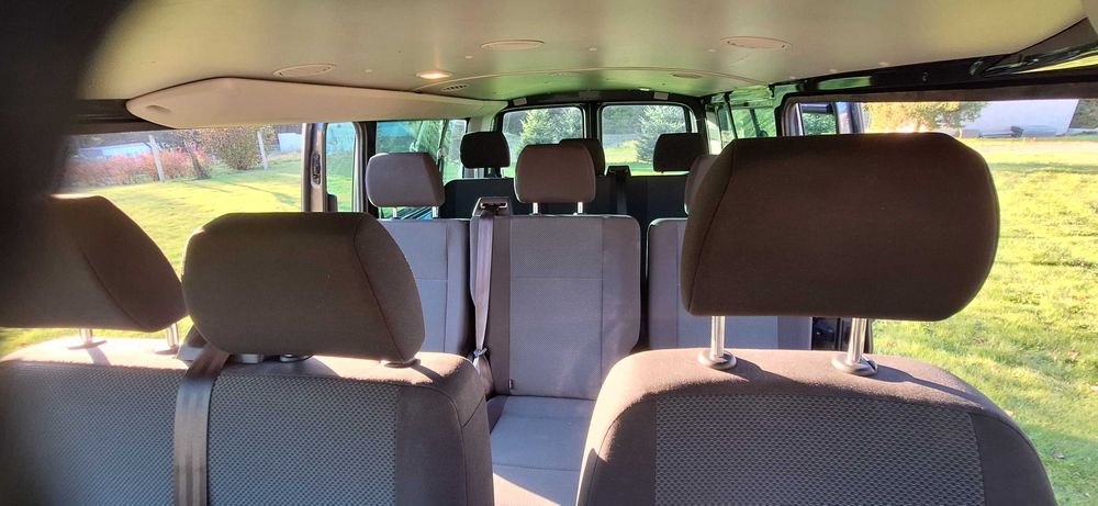 bus 9-osobowy z kierowcą