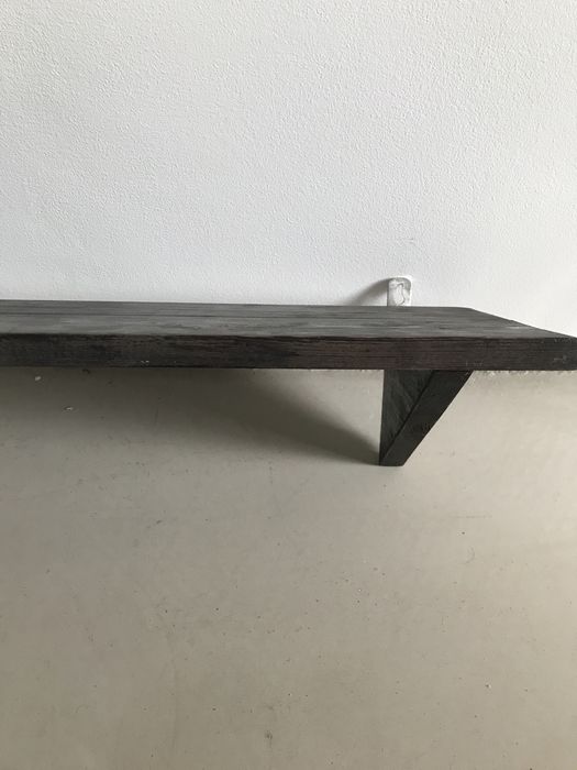 Drewniana półka rustykalna szczotkowana