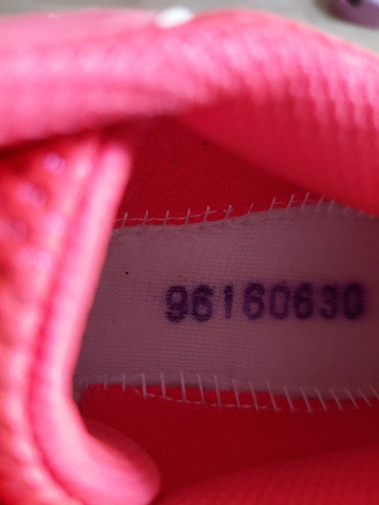 Кросовки ASICS орегінал устілка 22-22.5 см.