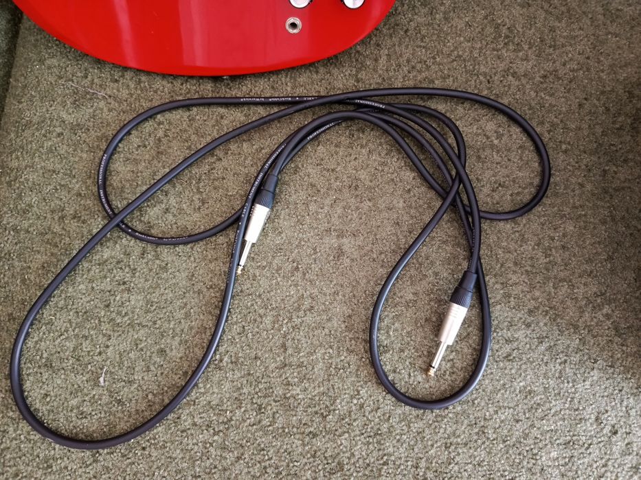 Електрогітара форми SG