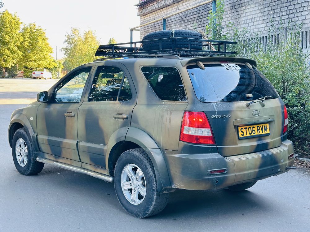 Продам KIA Sorento 2.5 TDI Avtomat 4x4 на отличном ходу сел поехал !