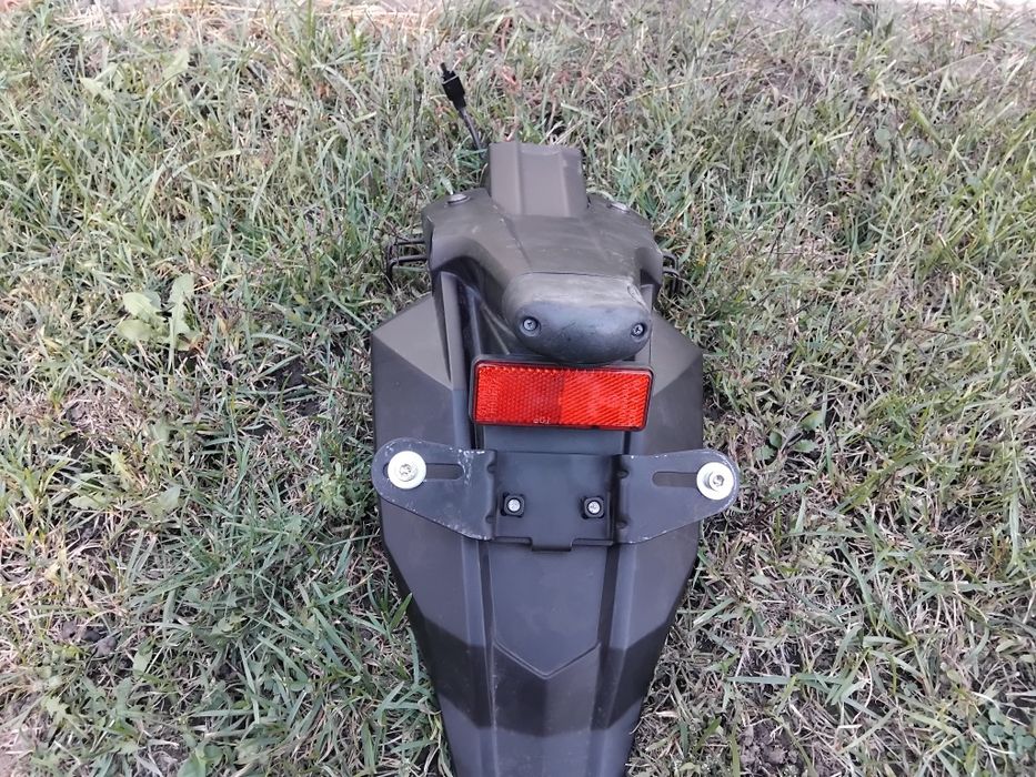 Оригінальне кріплення номерного знаку на кавасакі нінзя 400