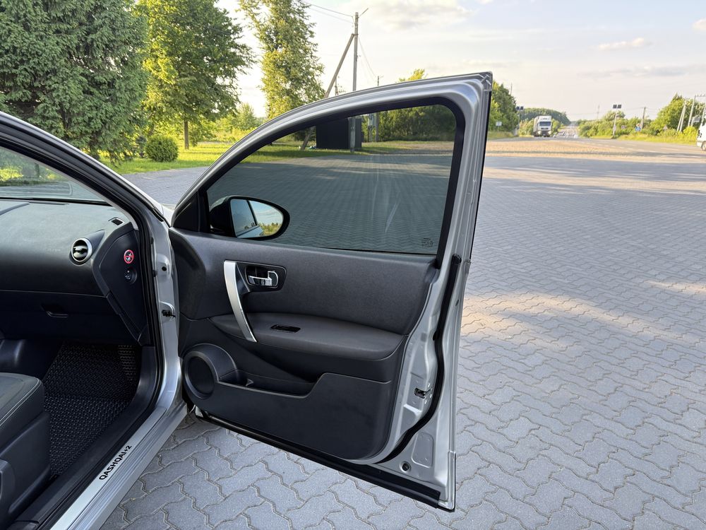 Nissan Qashqai +2. Свіжопригнаний, Розмитнений