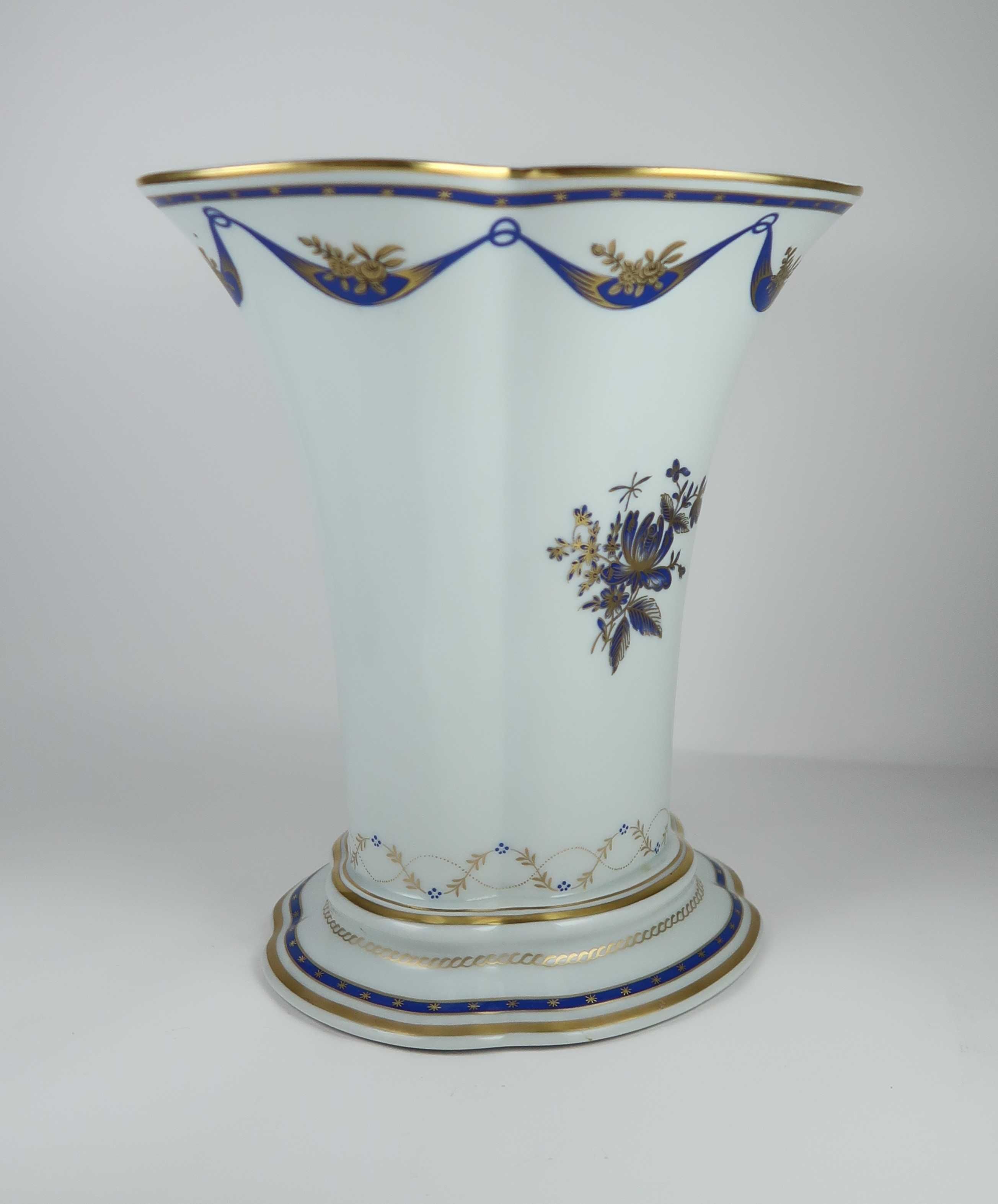 Vaso Eduardo II Fontainebleu, Vista Alegre