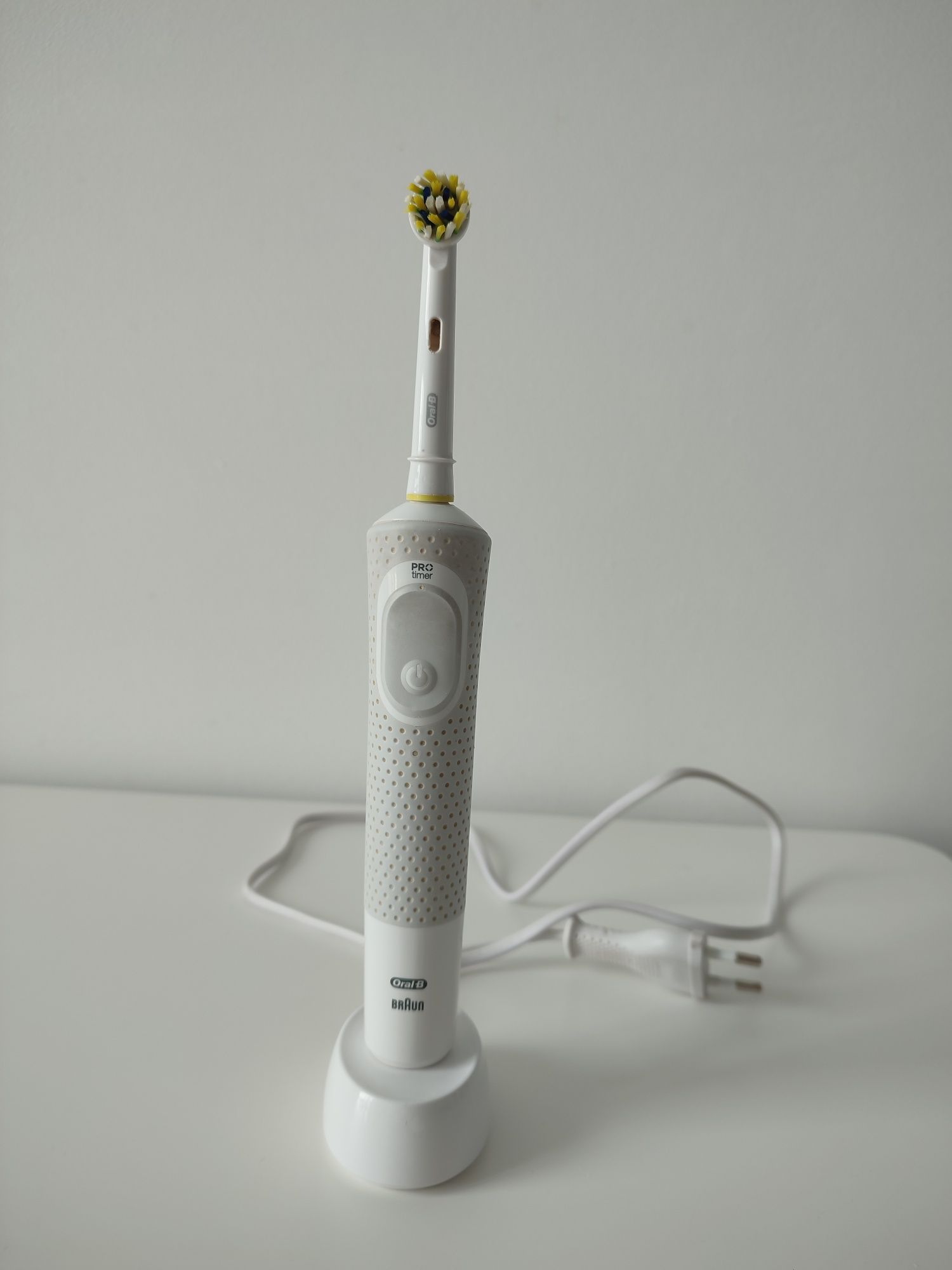 Електрощітка, зубна щітка Braun oral- b