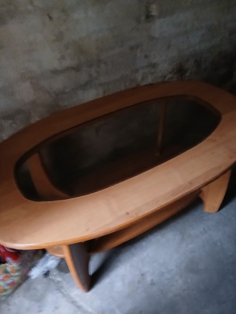 Stol  z szyba salon