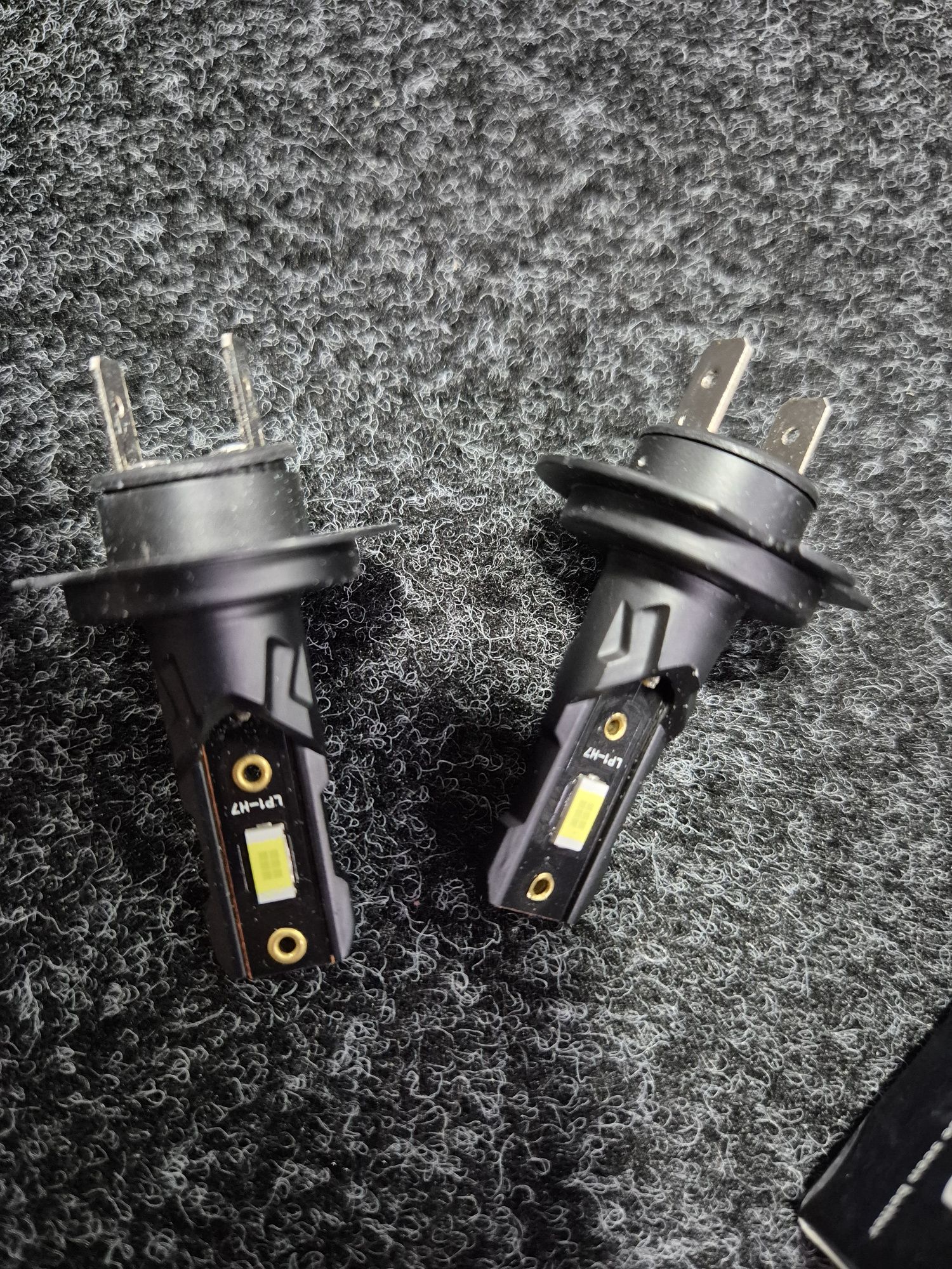 Lâmpadas LED H7 *