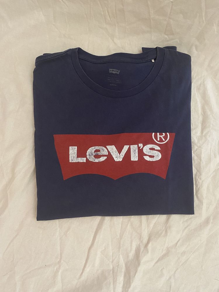 Tshirt azul escura da LEVI’S