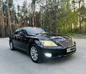 Lexus LS460 2011 року перша постанова 2012