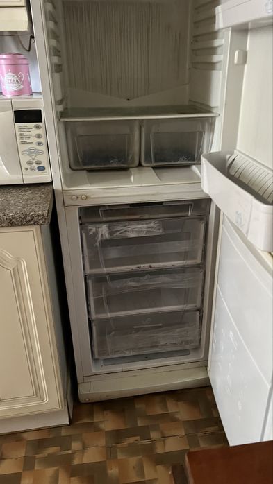 Холодильник бу indesit