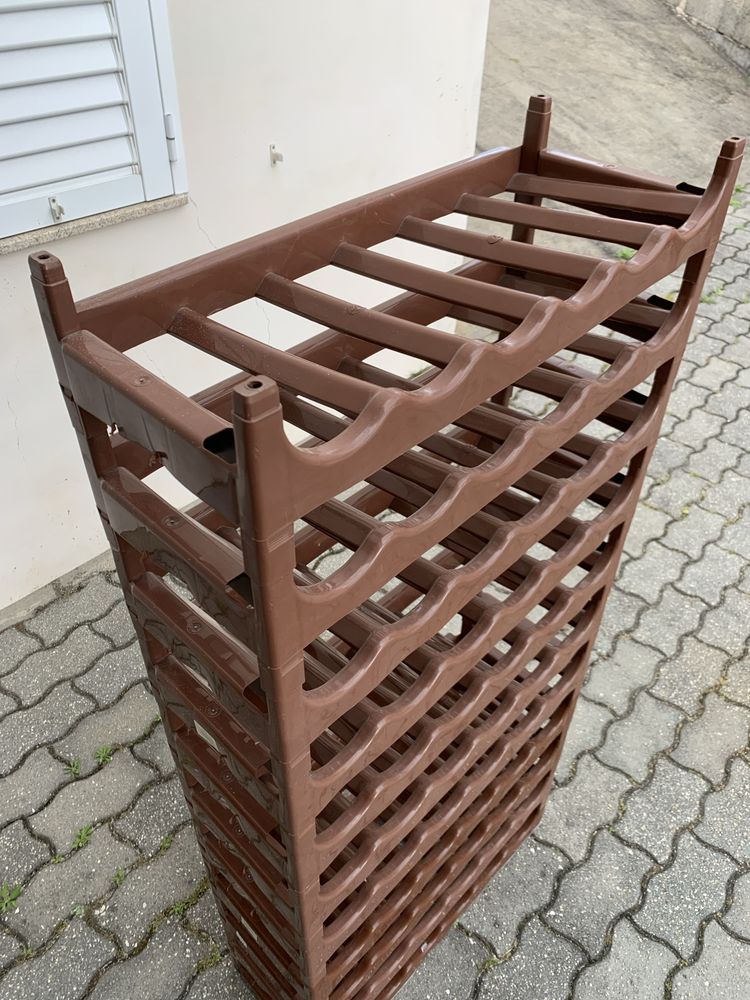 Garrafeira de plastico
