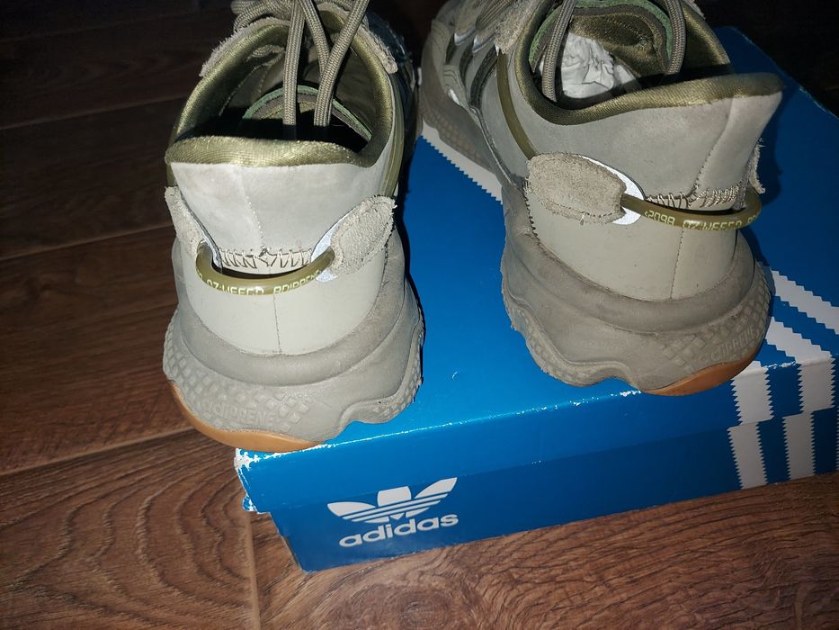 Кроссовки Adidas OZWEEGO