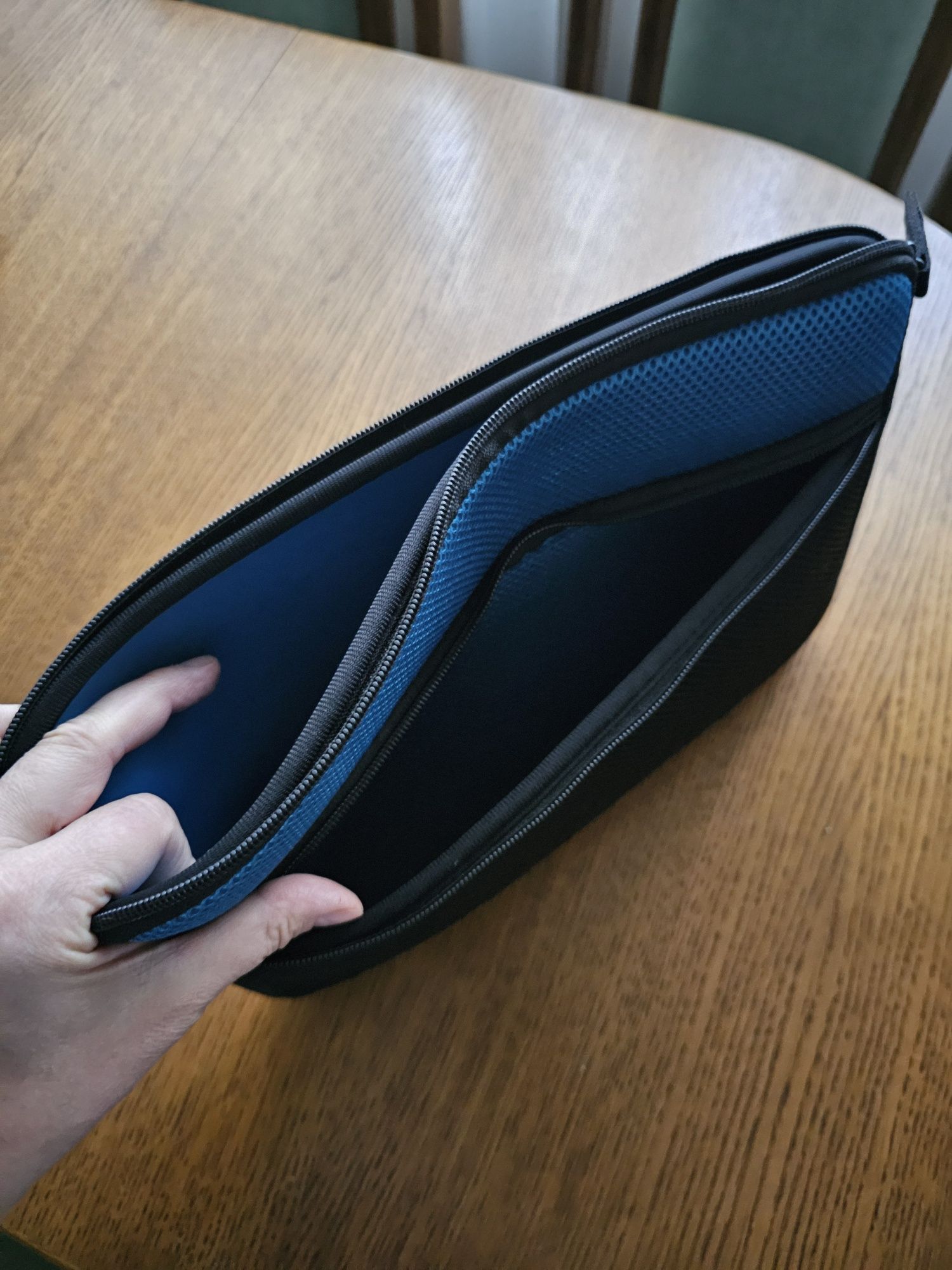 Pokrowiec z kieszenią na laptopa, tableta