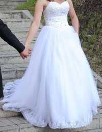 śliczna suknia ślubna Lulu Bridal Relavance