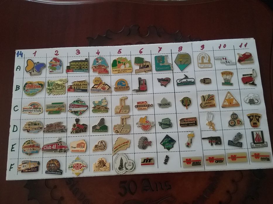 (Tenho estes pin de diversos temas para venda