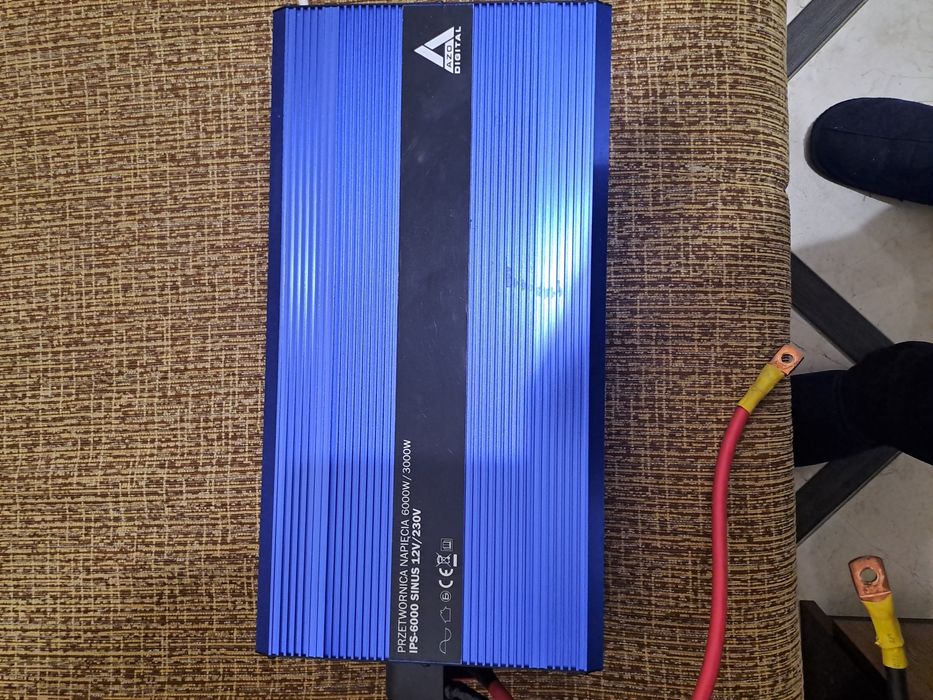 Продам інвертор перетворювач  12/220 6000 w
