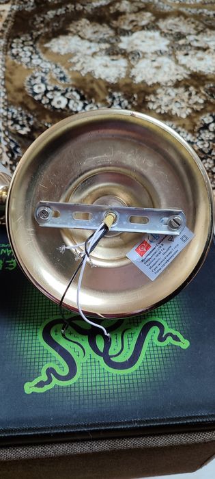 Люстра на три лампочки