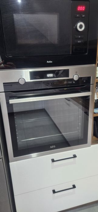 Piekarnik elektryczny parowy do zabudowy AEG