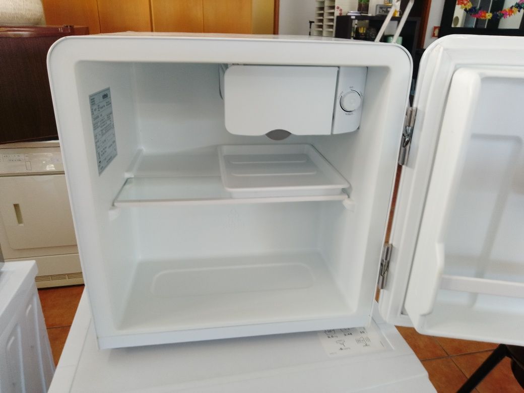 Frigobar EDESA (Impecável / Como Novo)