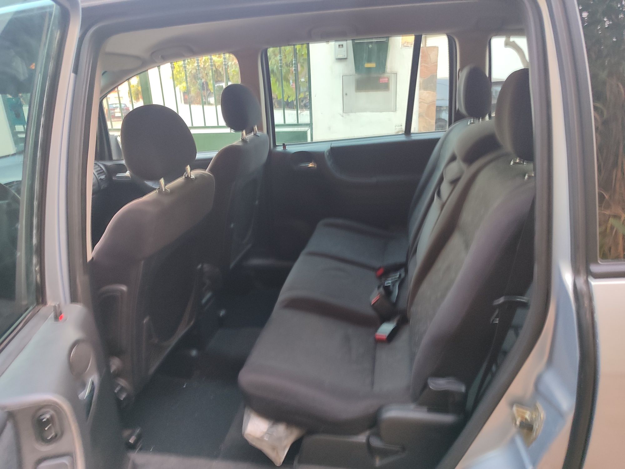 Opel Zafira 1.6 elegance