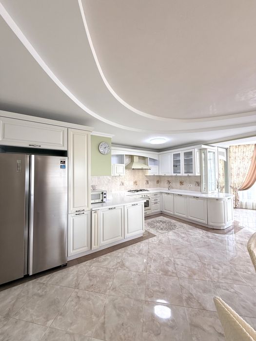 Велика 3к-Квартира з Авторським ремонтом у Калиновій Слободі.