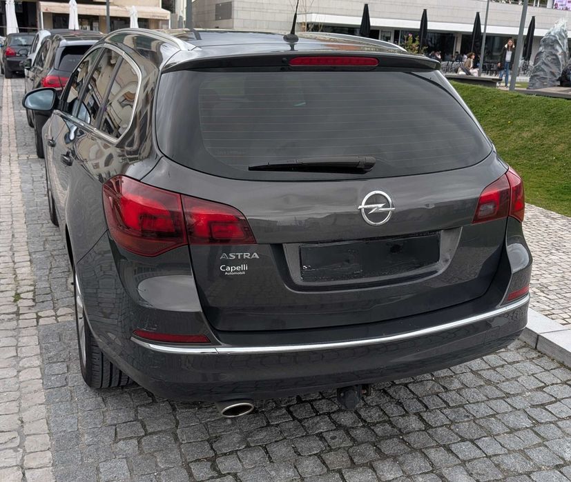 Carro familiar económico e fiável