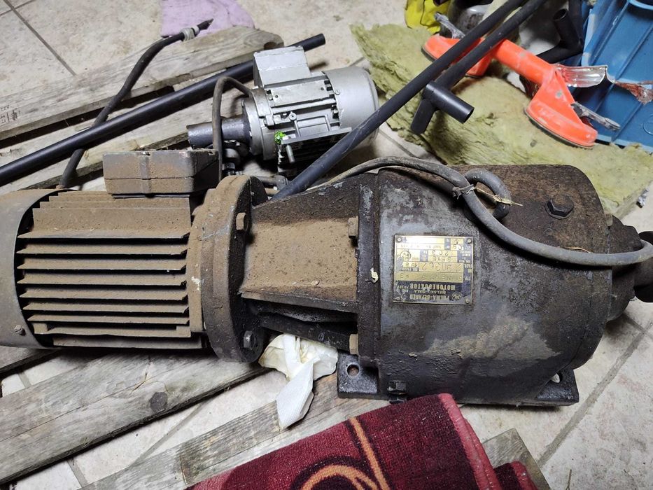 Sinik 3 fazowy z motoreduktorem 9 Nm