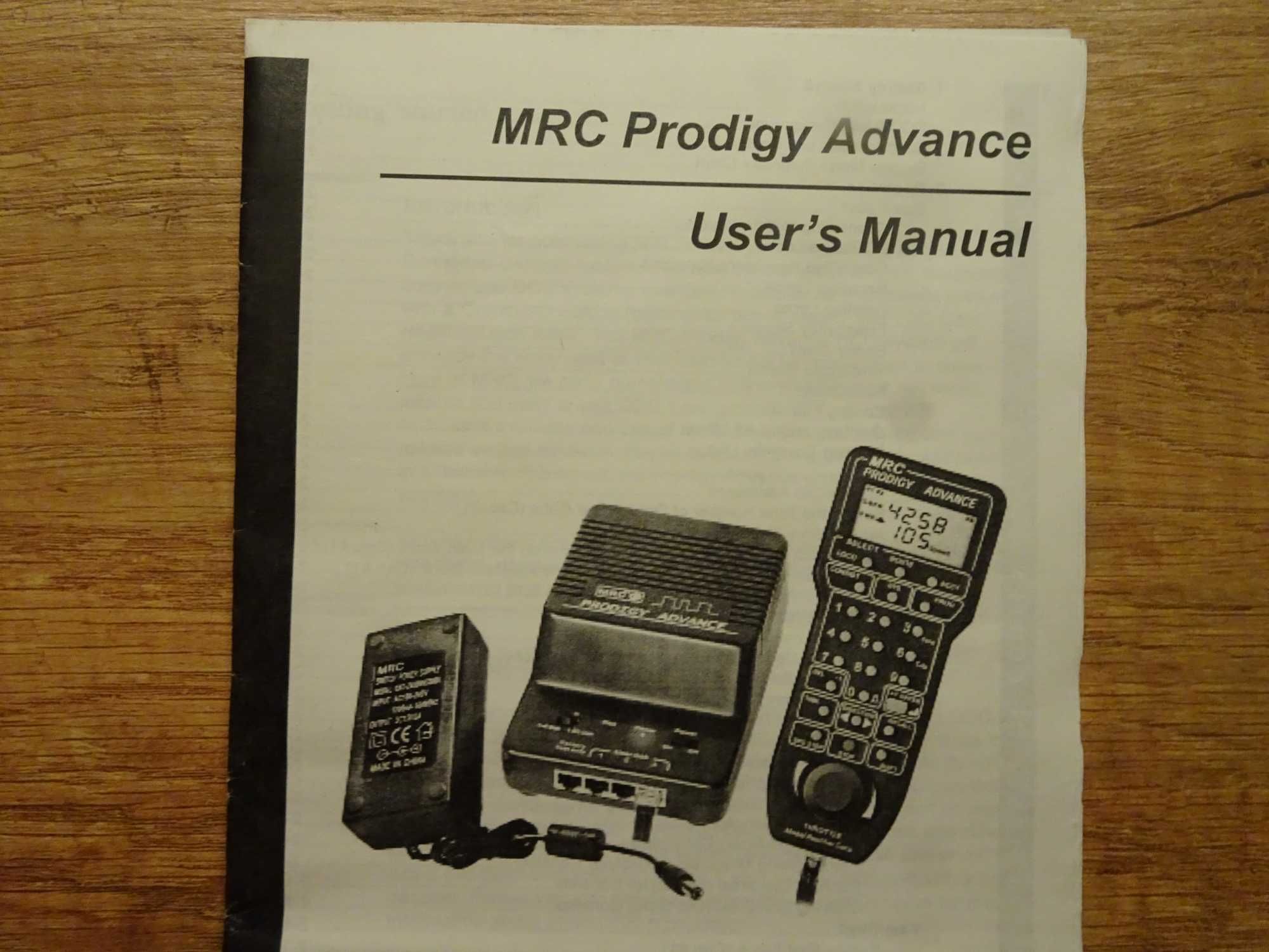 Cyfrowa centrala sterowania modelami kolejek - MRC Prodigy Advance DCC