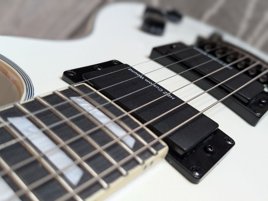 Gitara elektryczna w stylu Les Paul SC-1000 WH

Gitara elektryczna w s