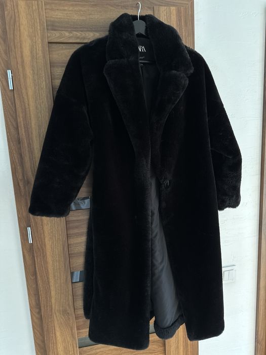 Шуба з екохутра Zara